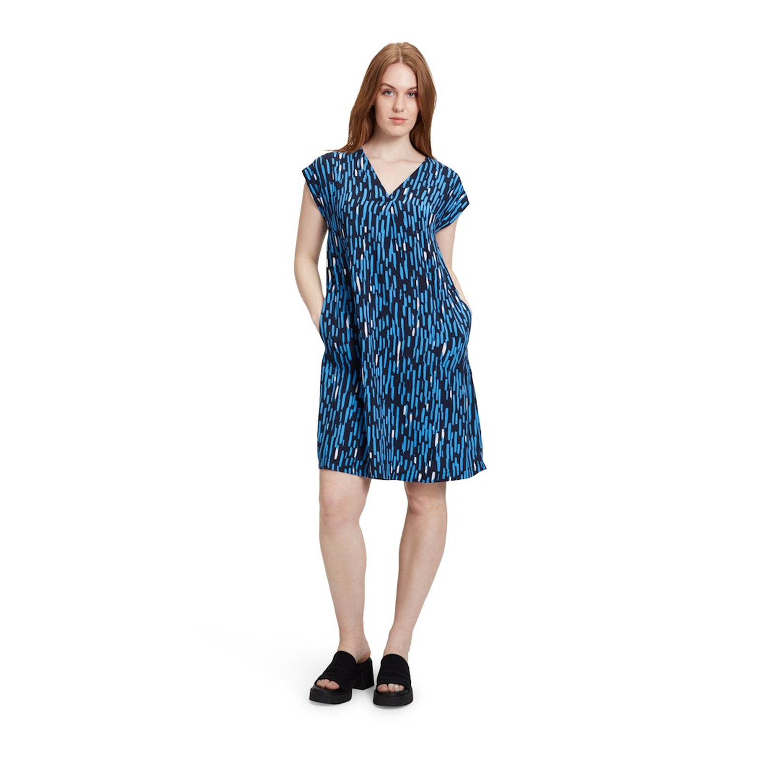 Betty & Co Kleid Kurz ohne Arm