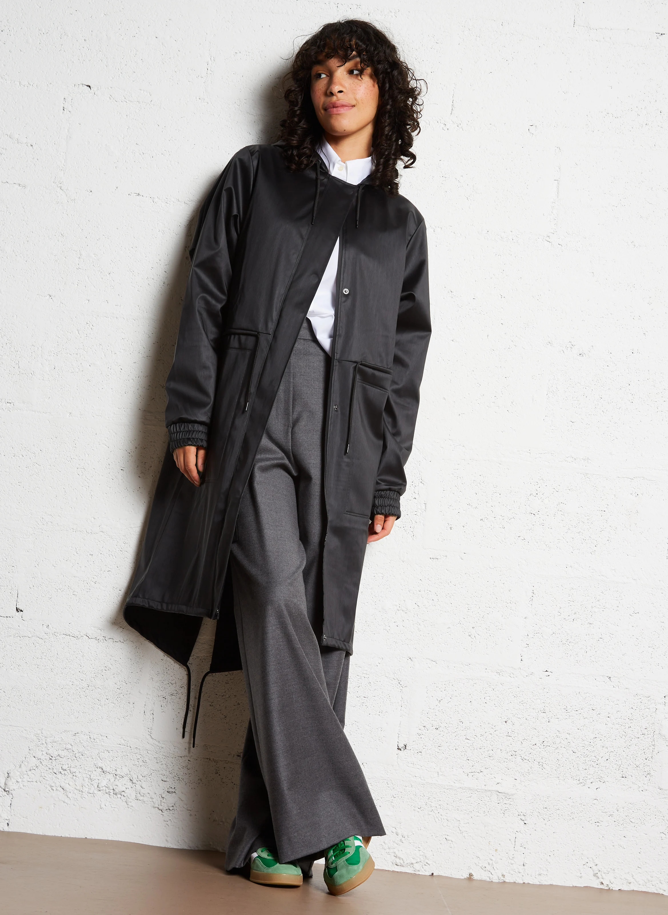 STRING PARKA - Imperméable droit col rond à capuche | Noir