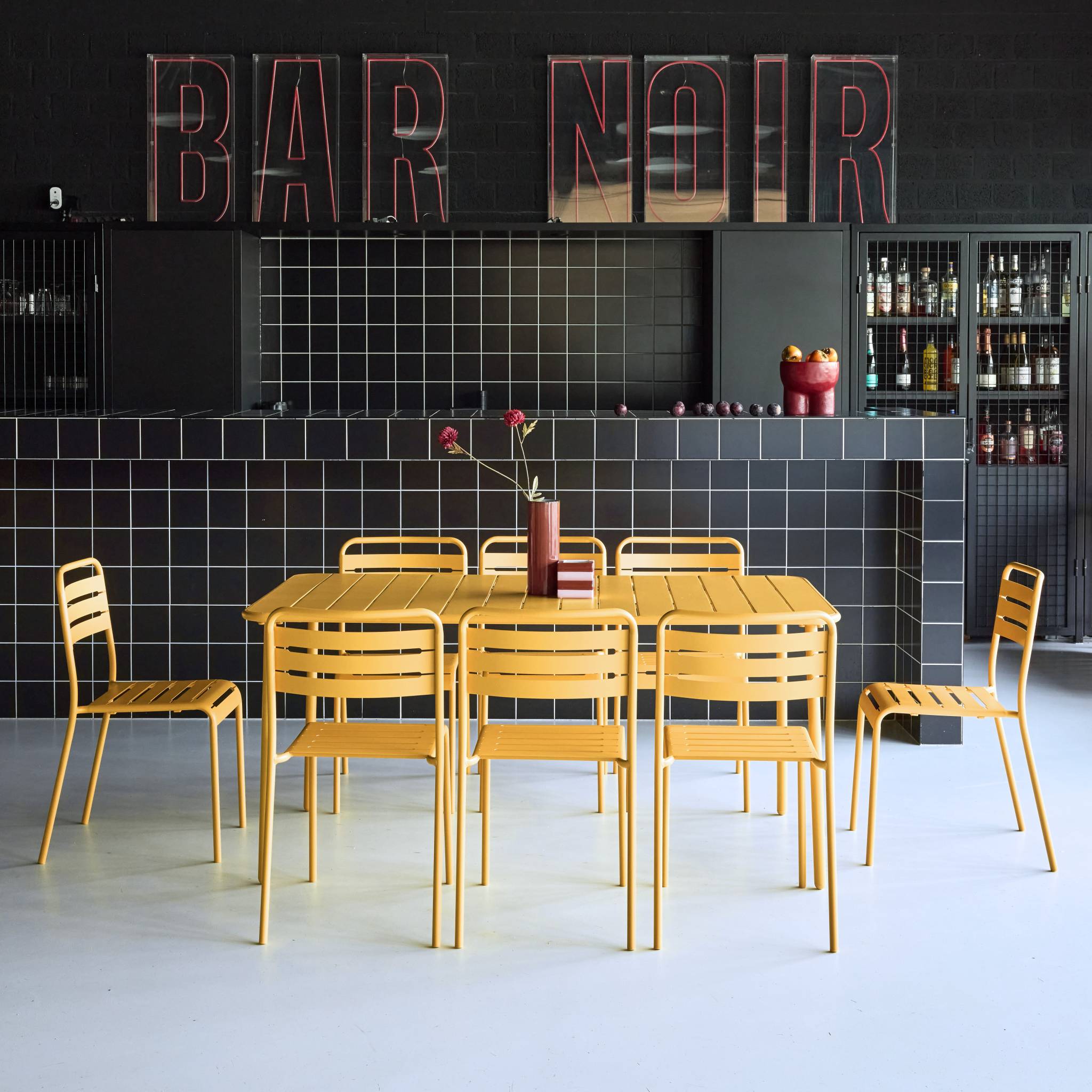 sweeek - Tuintafel met 8 stoelen metaal