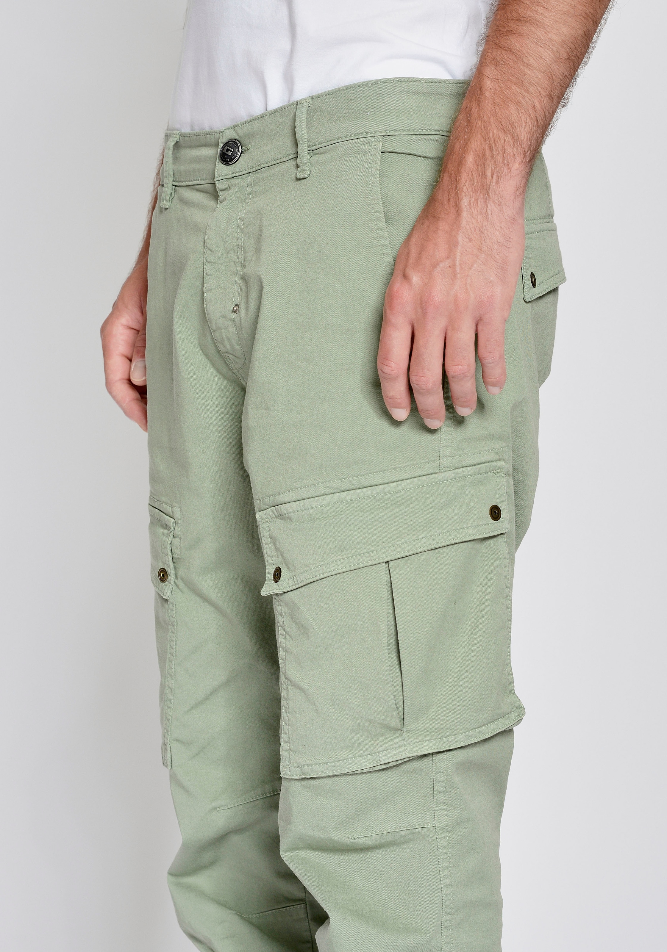 GANG Cargohose »94LEO CARGO«  mit grossen aufgesetzten Cargotaschen und Klapptaschen mit Knopf