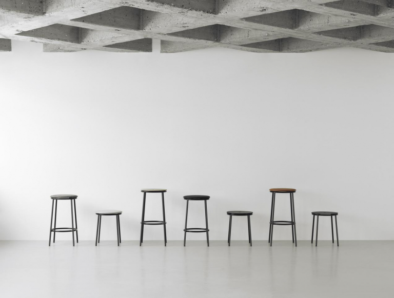 Normann Copenhagen Circa barkruk gestoffeerd 75 black