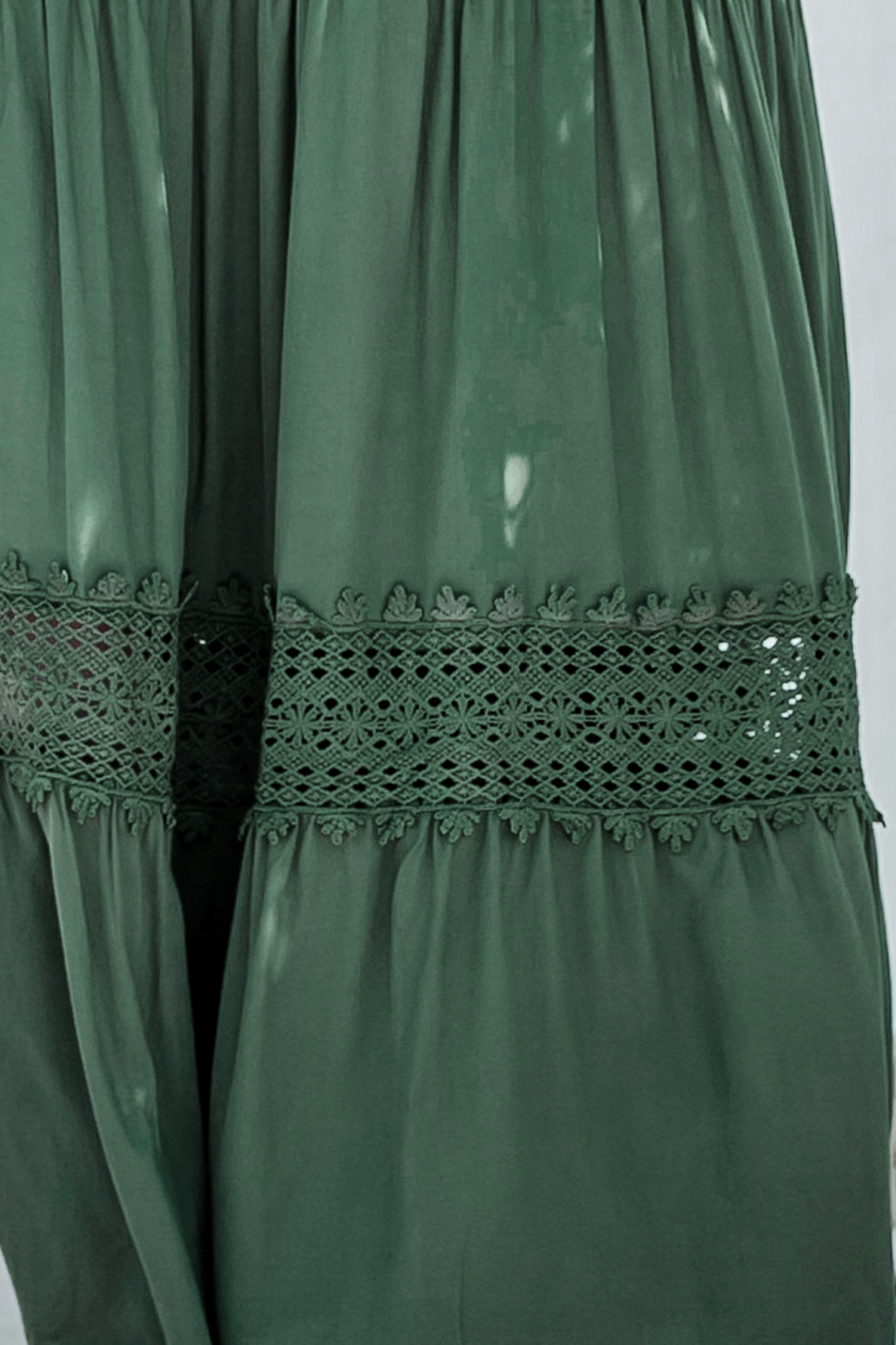 Robe bustier maxi à volants et à smocks