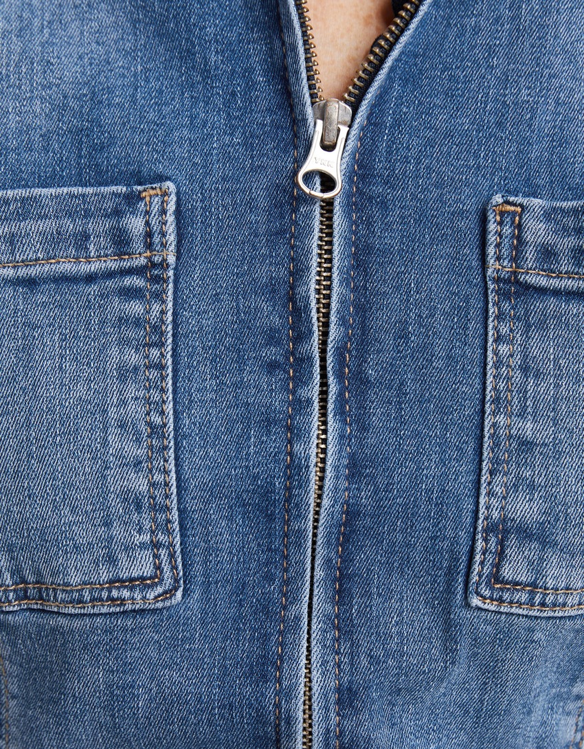 Macacão jeans de manga curta