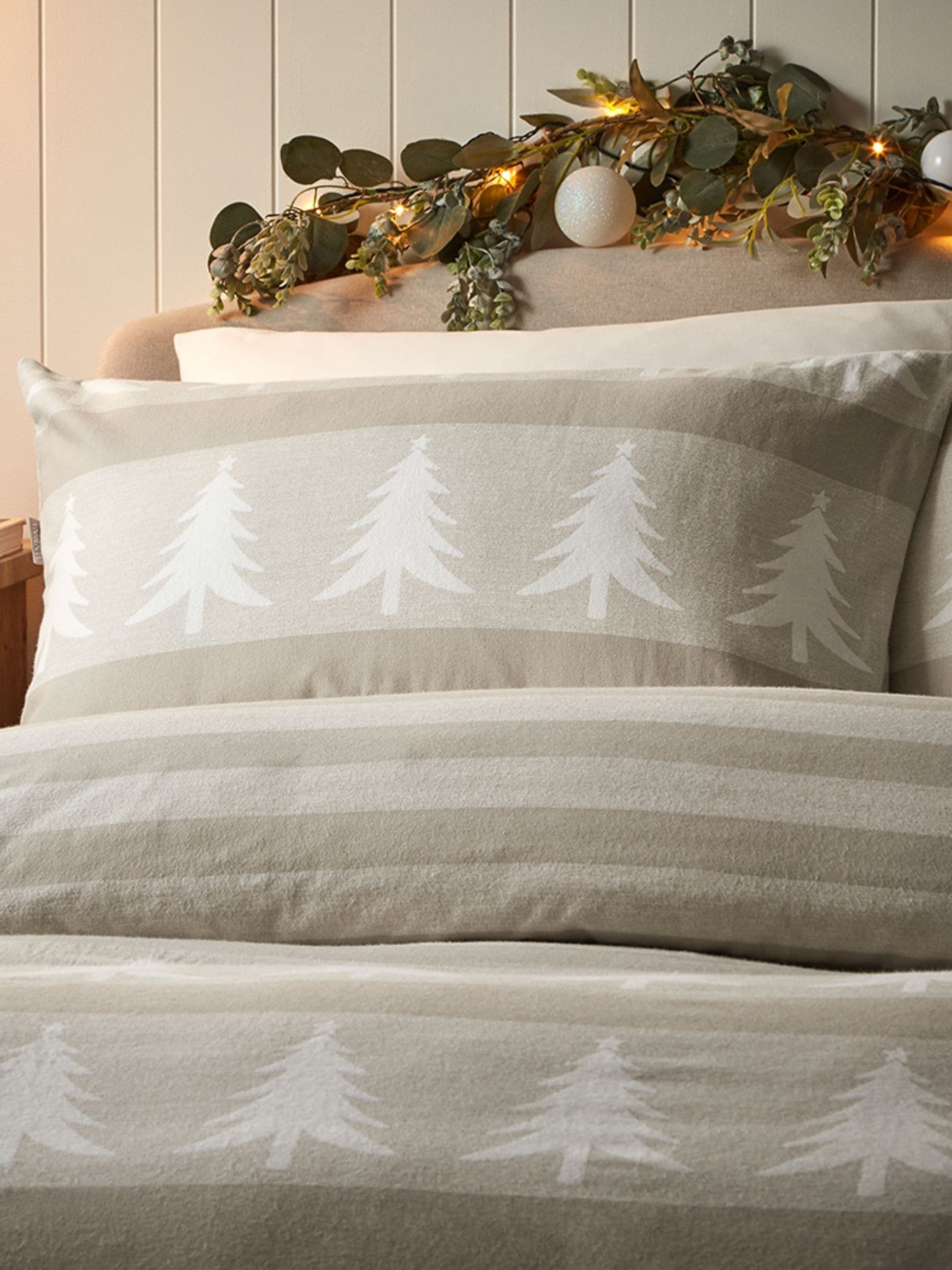 Vantona Christmas Trees Brushed Cotton Quilt Cover Set