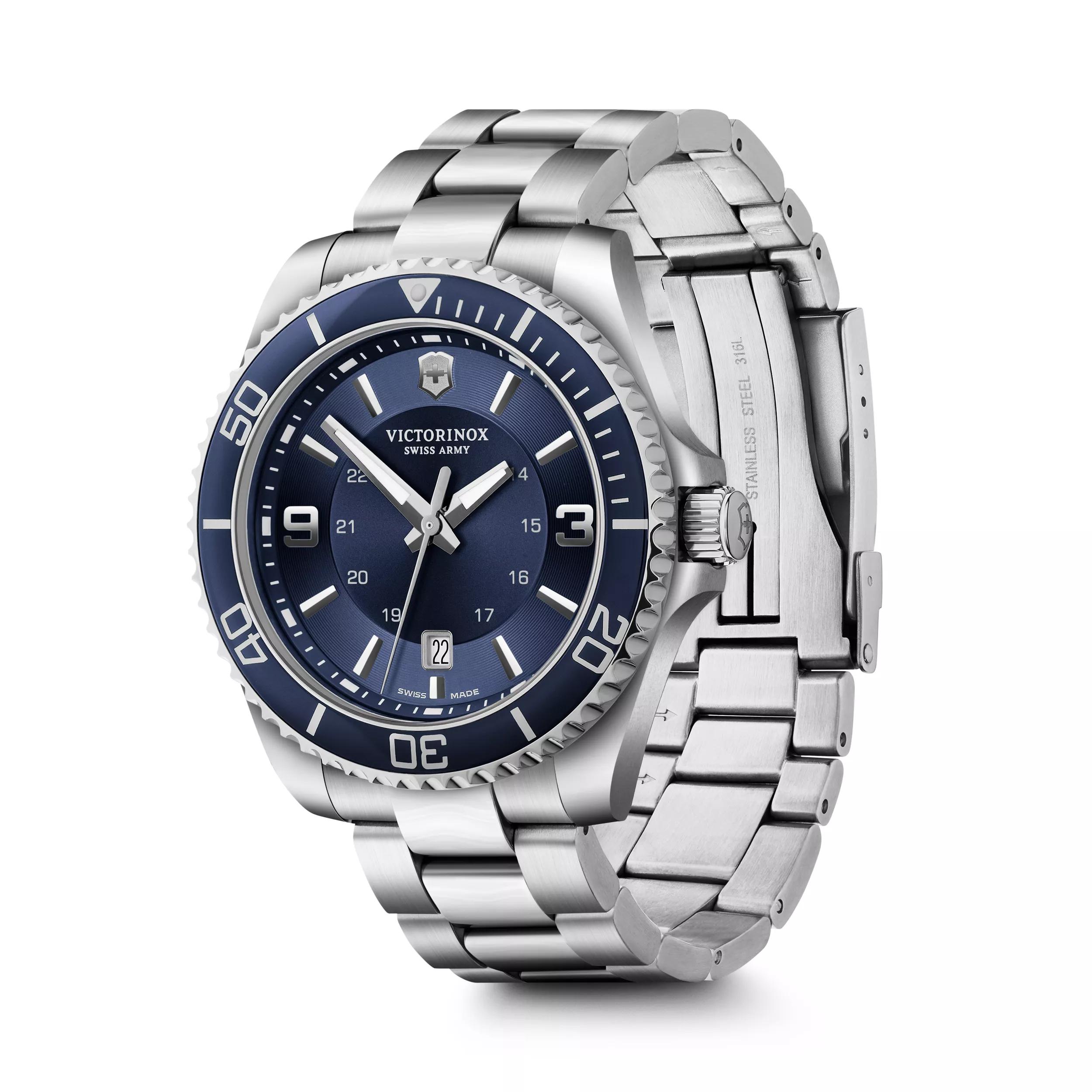 Maverick Large-Maverick Large