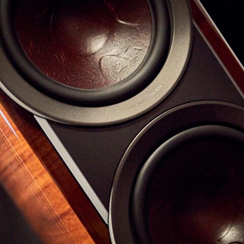 DALI EPIKORE 7 – exclusieve en geavanceerde high-end vloerstaande luidspreker High Gloss Maroon