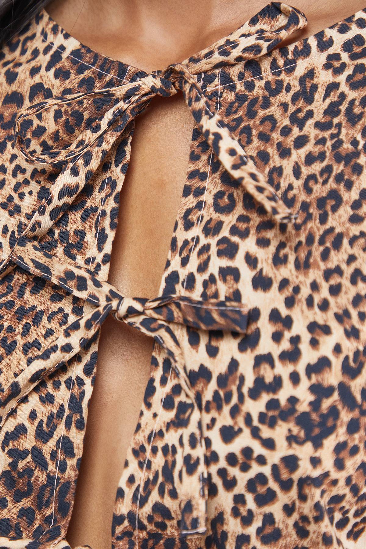 Warehouse Blouse en Popeline Imprimée à Manches Bouffantes avec Nœud Devant
