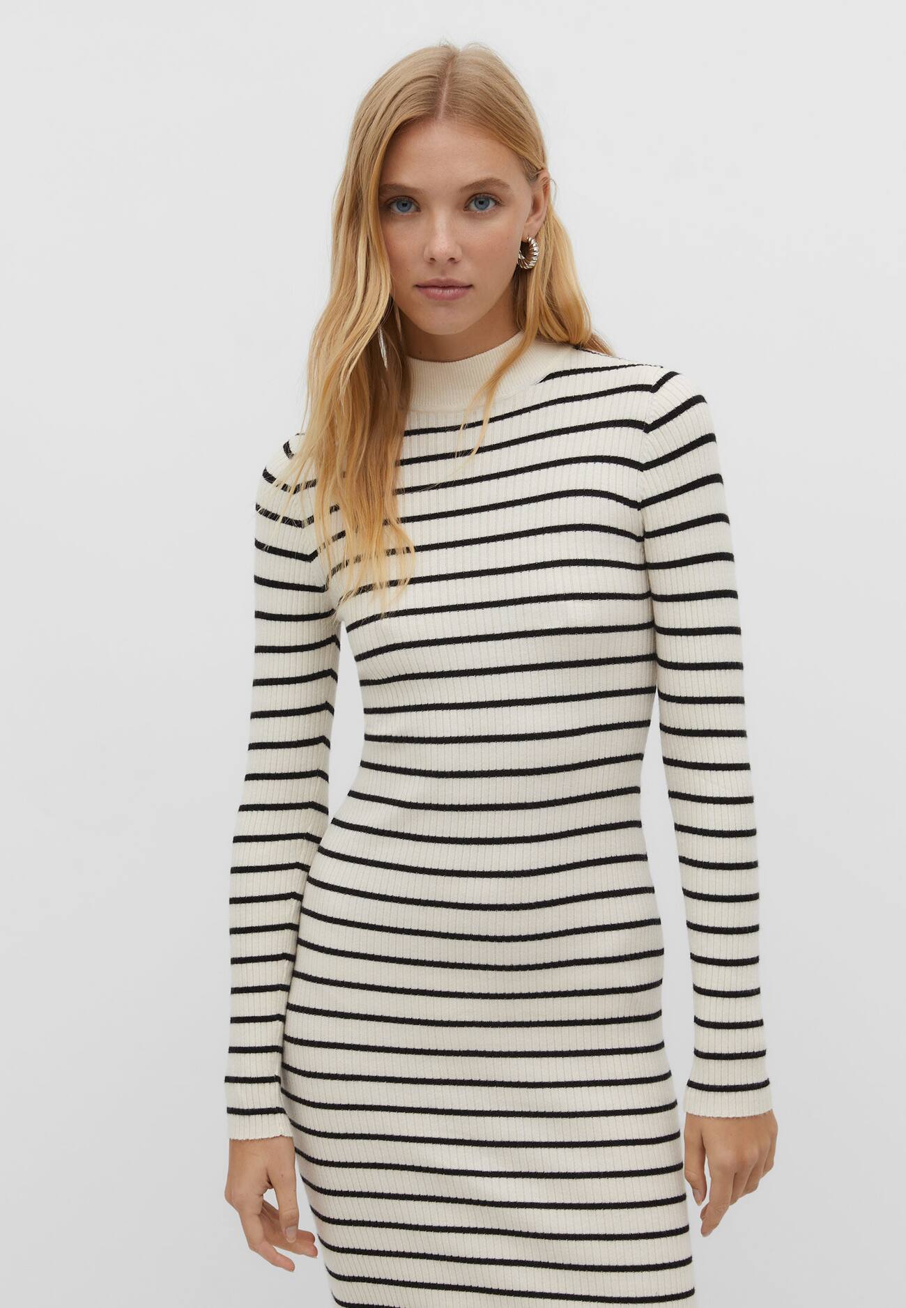 Vestido longo de malha listrada