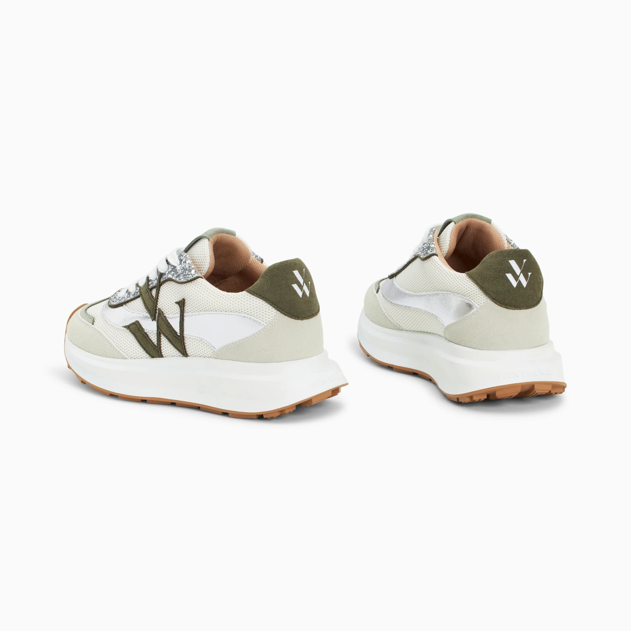 Sneakers-Baskets monogramme Inès kaki et argent à semelle oversize