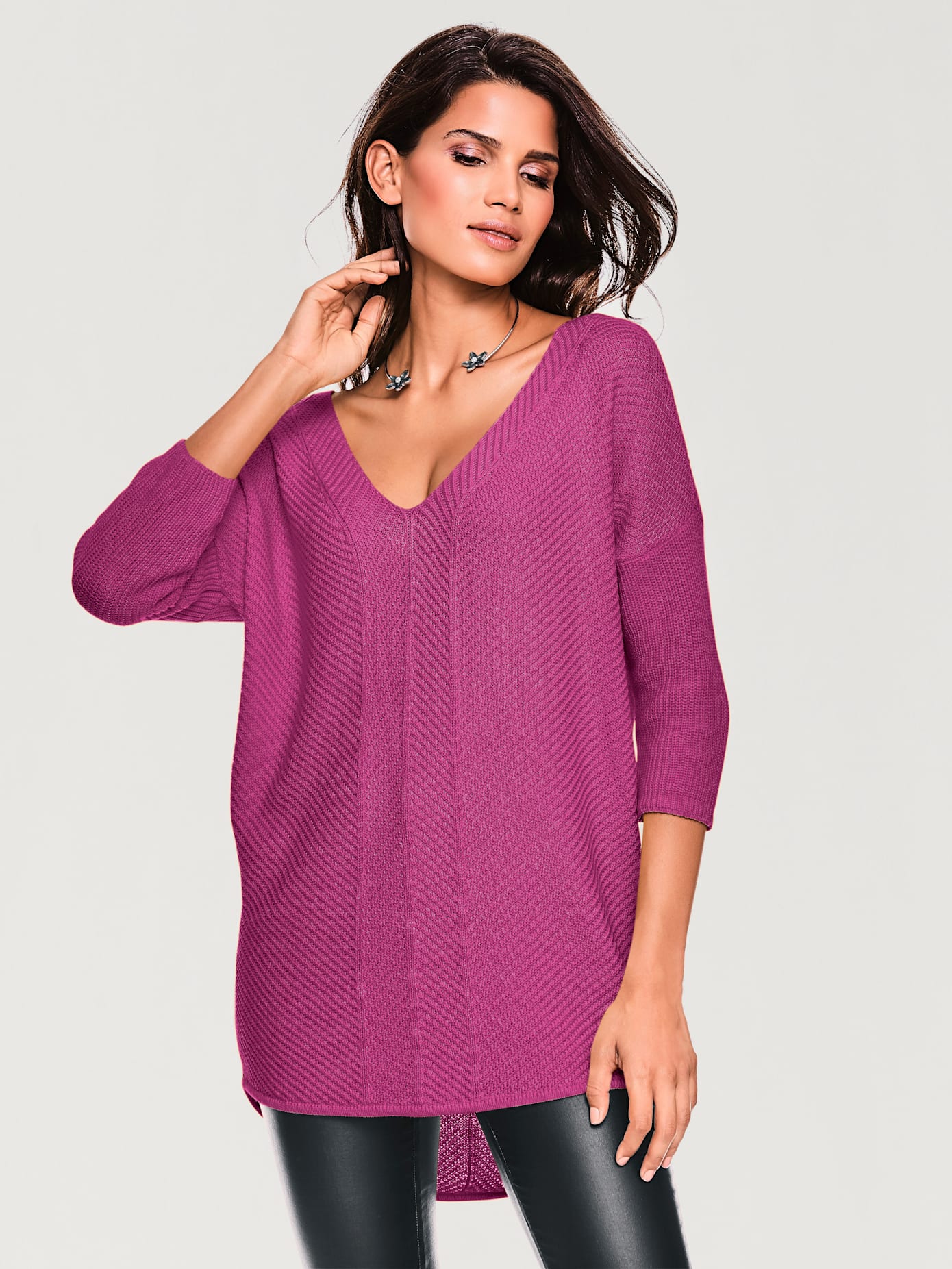 Pull col v look ample tendance