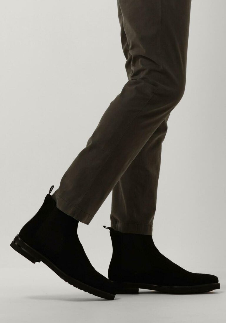 MAZZELTOV zwarte mazzeltov chelsea boots 12003