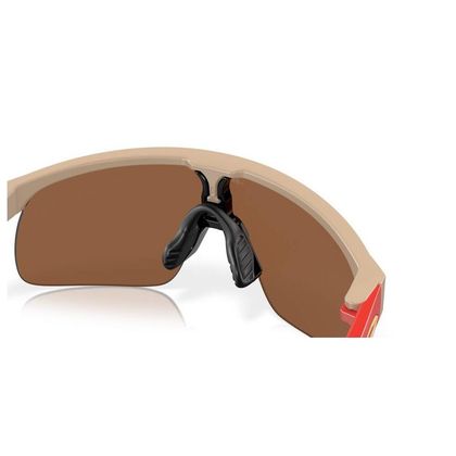 Lunettes de soleil Oakley RESISTOR MATTE TERRAIN TAN PRIZM TUNGSTEN - Rouge