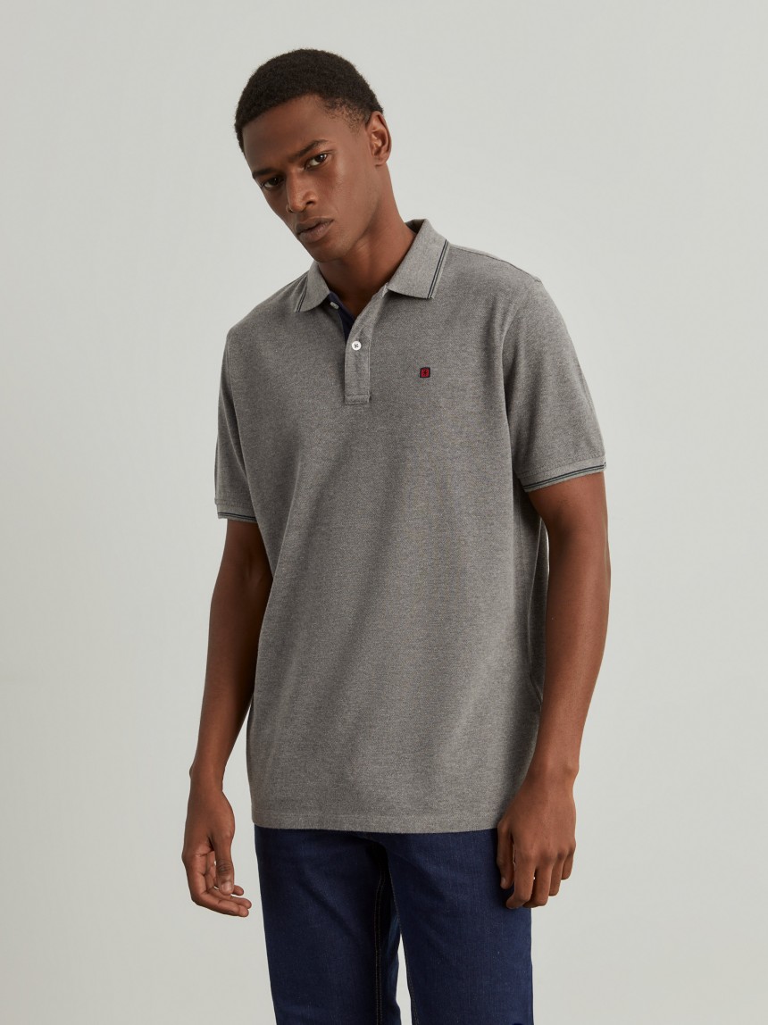 Polo piqué regular fit em algodão