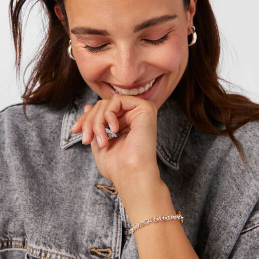 Pulseira prateada, 17 cm.