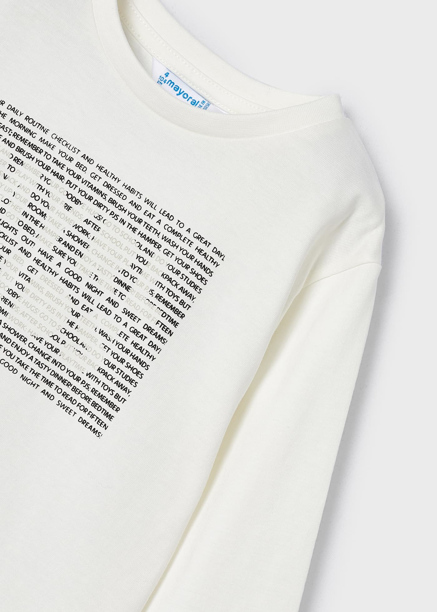 Camiseta Better Cotton com estampa de letras para meninos