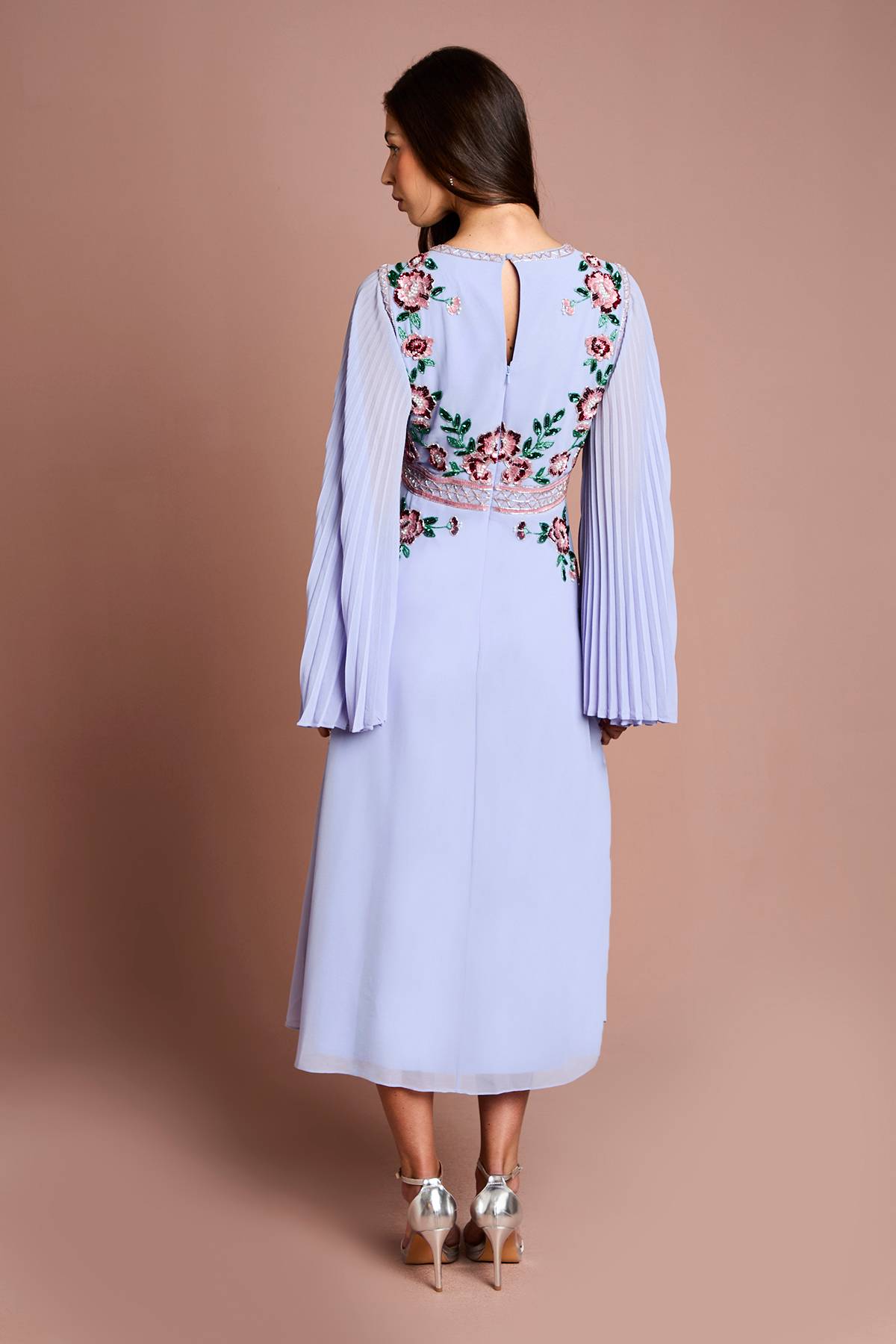 Coast Robe Midi À Fleurs Perlées Et Manches Plissées
