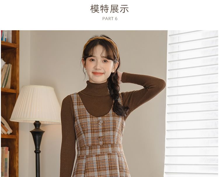 sansweet - Lange mouwen, mockneck, effen top / geruite midi-jurk