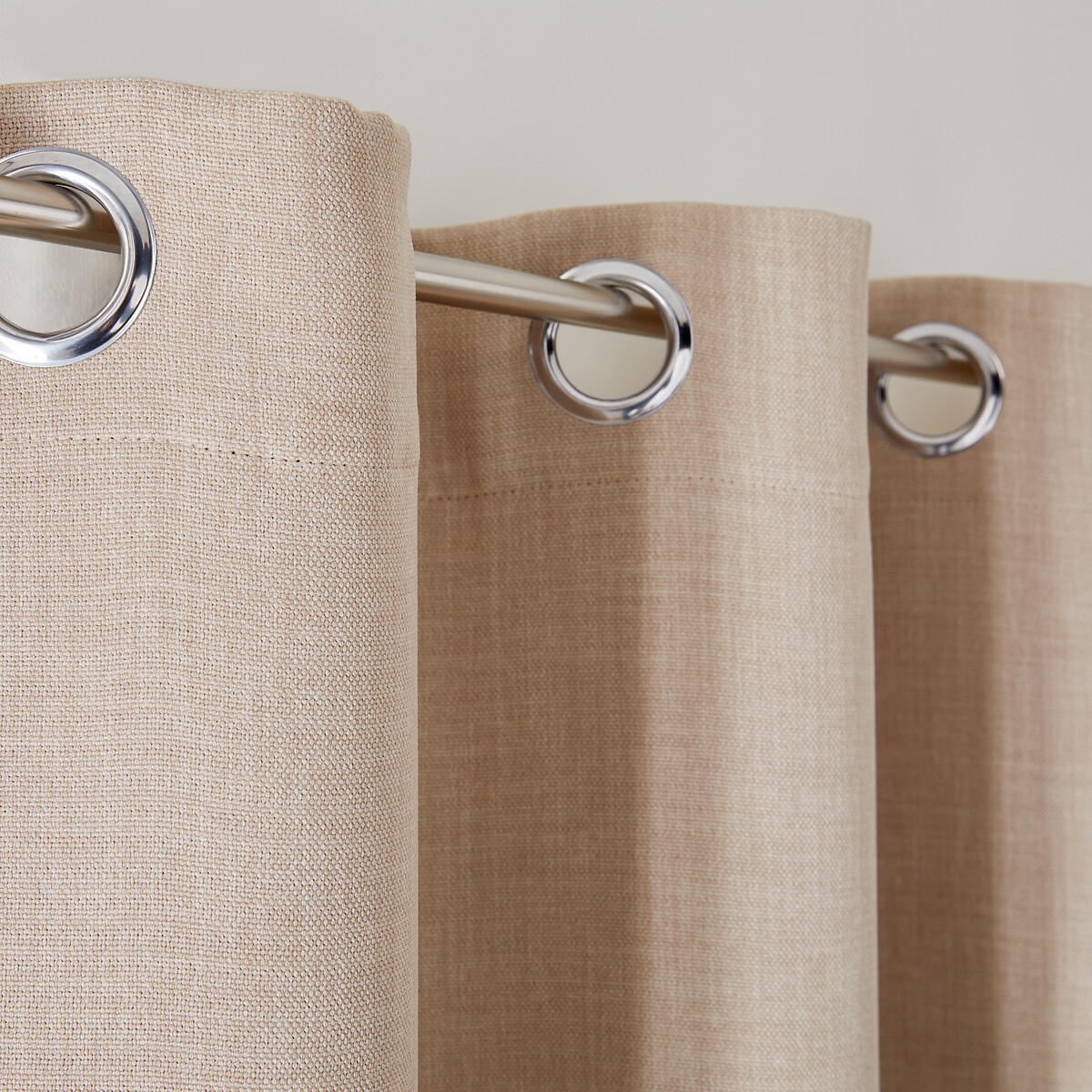 LA REDOUTE INTERIEURS<br>Cortina blackout Exurie com ilhós