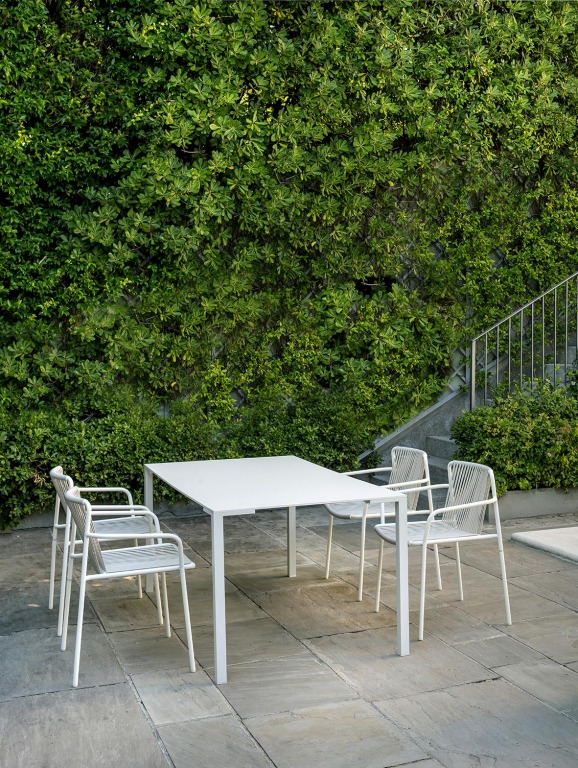 Pedrali Tribeca tuinstoel met armleuning roze
