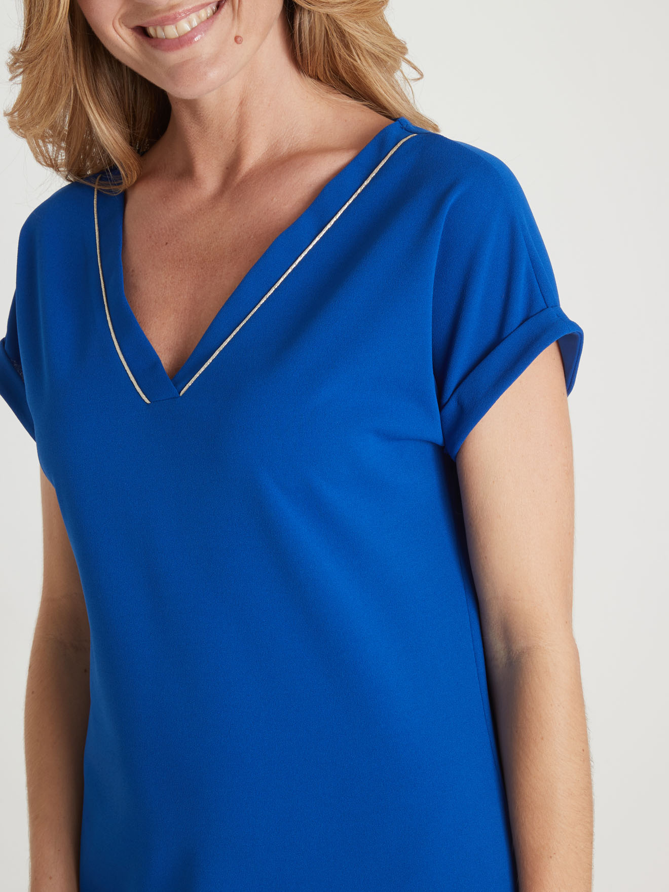 Robe housse encolure V