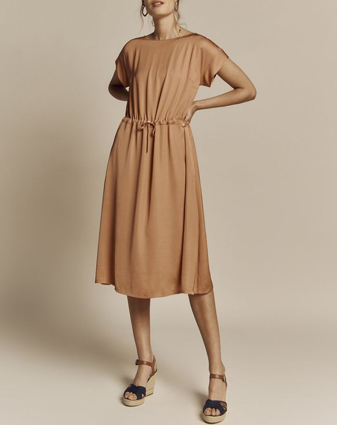 Devernois Robe Rivelyn ample et fluide taupe