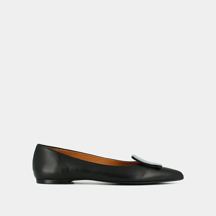 Ballerines à bouts pointus  en vernis plissé noir
