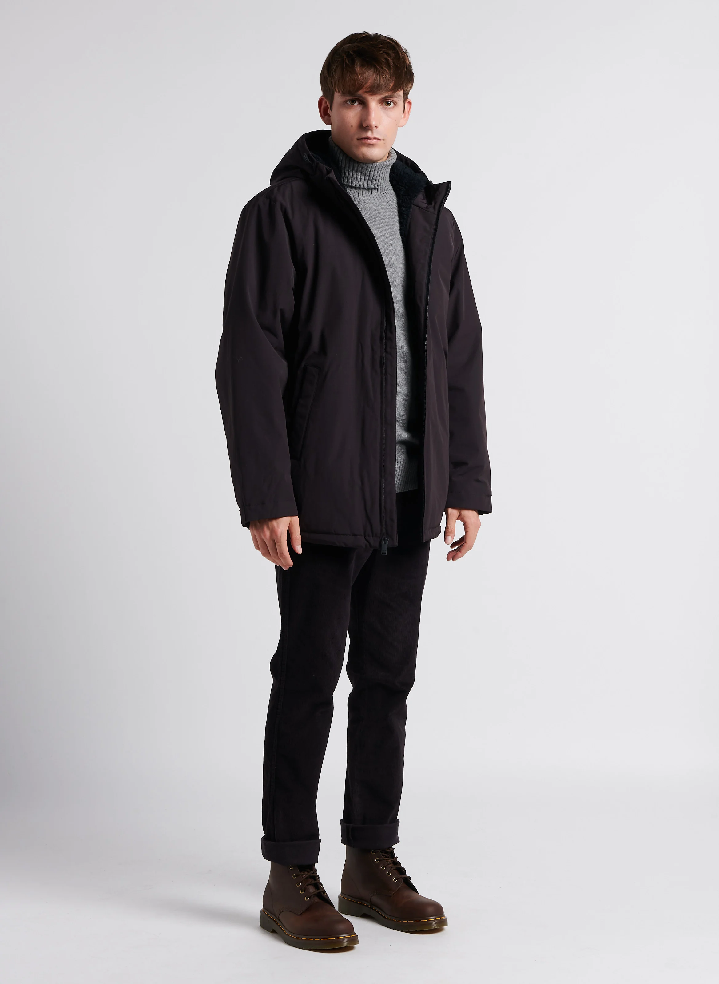 Chino slim-fit en velours de coton côtelé | Noir