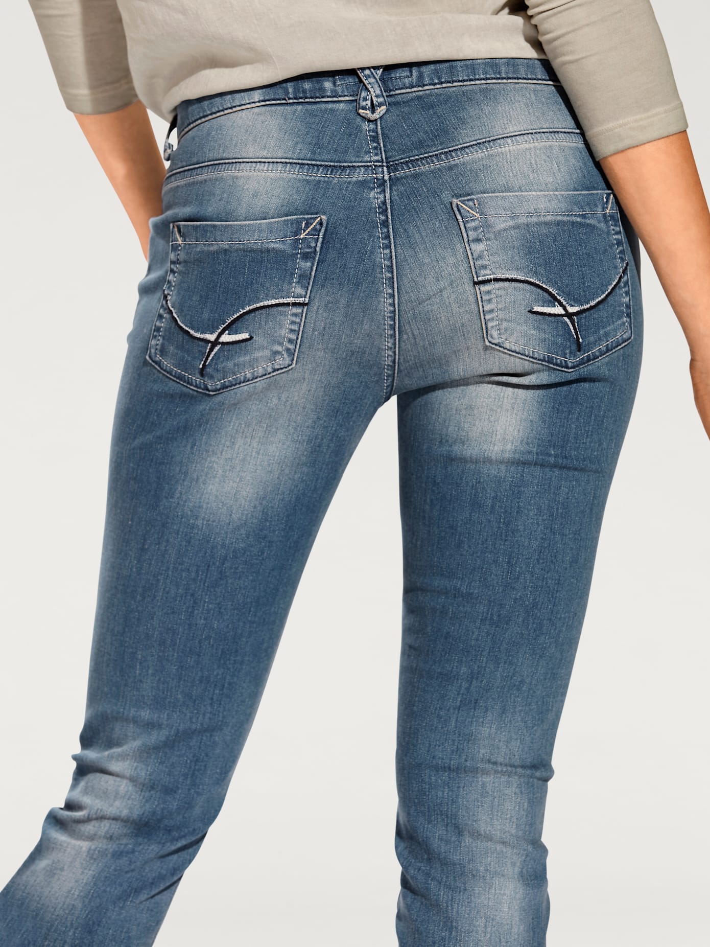 Jeans effet ventre plat coupe skinny tendance