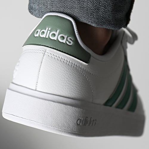 Baskets Grand Court 2 HP2535 Footwear White Court Green Silvia Green