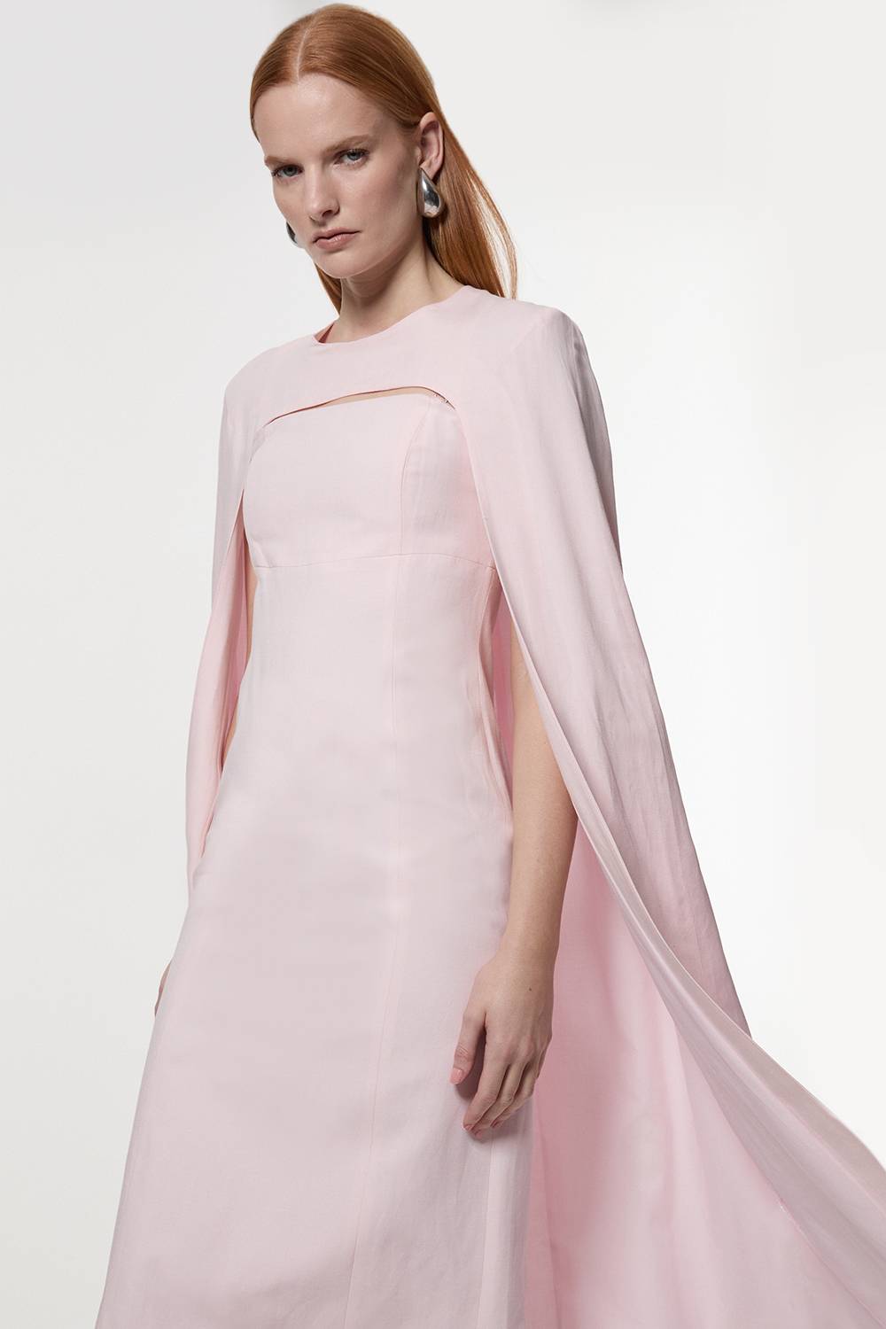 KarenMillen Robe midi en lin haut de gamme sur-mesure à cape dramatique