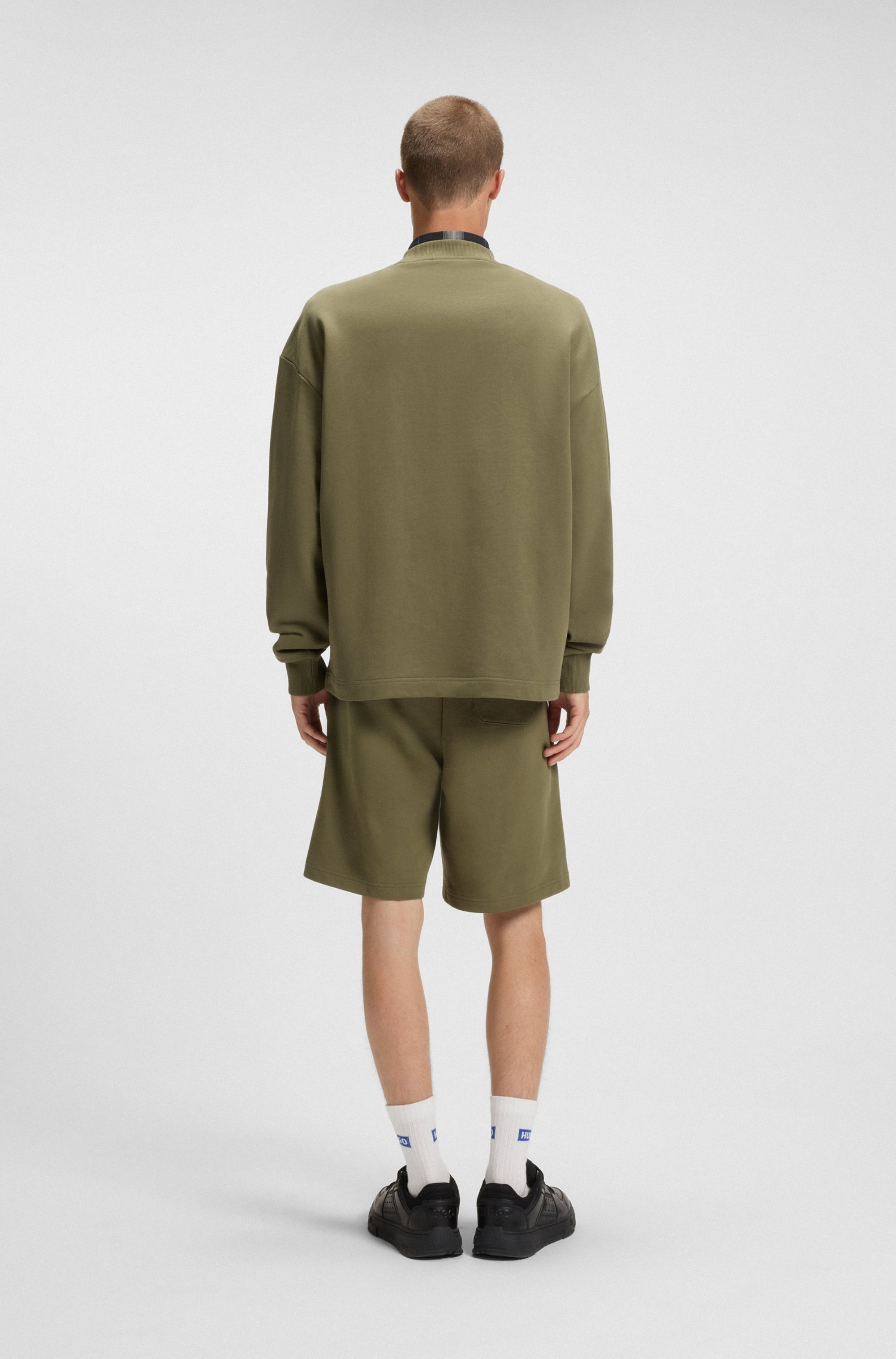 HUGO Blue Sweatshorts »Nasensio«  mit Markenlabel