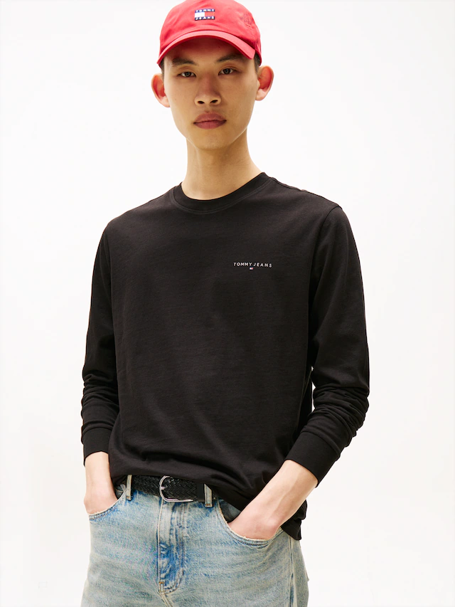 Tommy Jeans Langarmshirt »TJM SLIM CHEST LINEAR LS TEE EXT«, Mit Rundhalsausschnitt