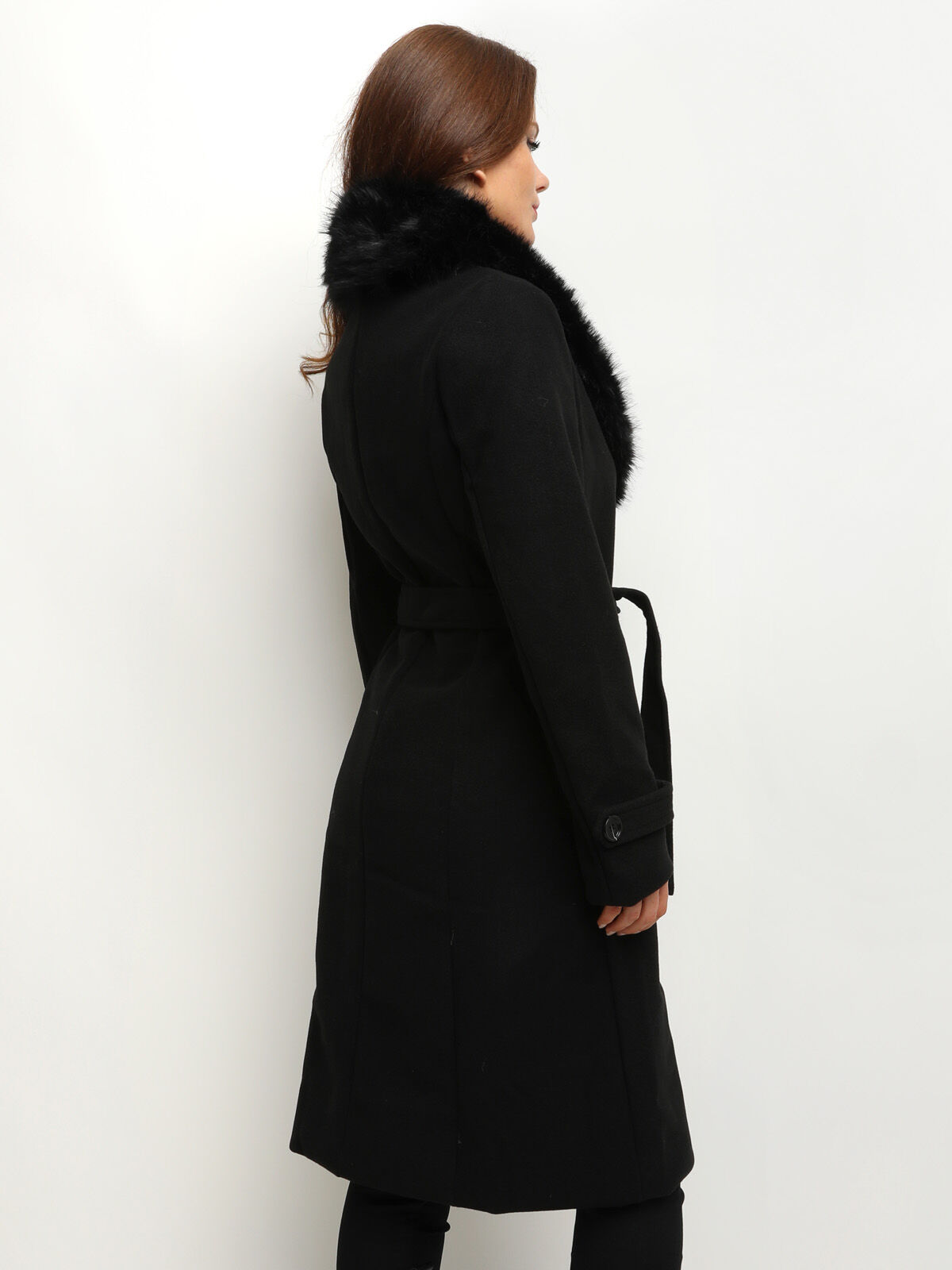 Manteau ceinturé à col fourré- Noir
