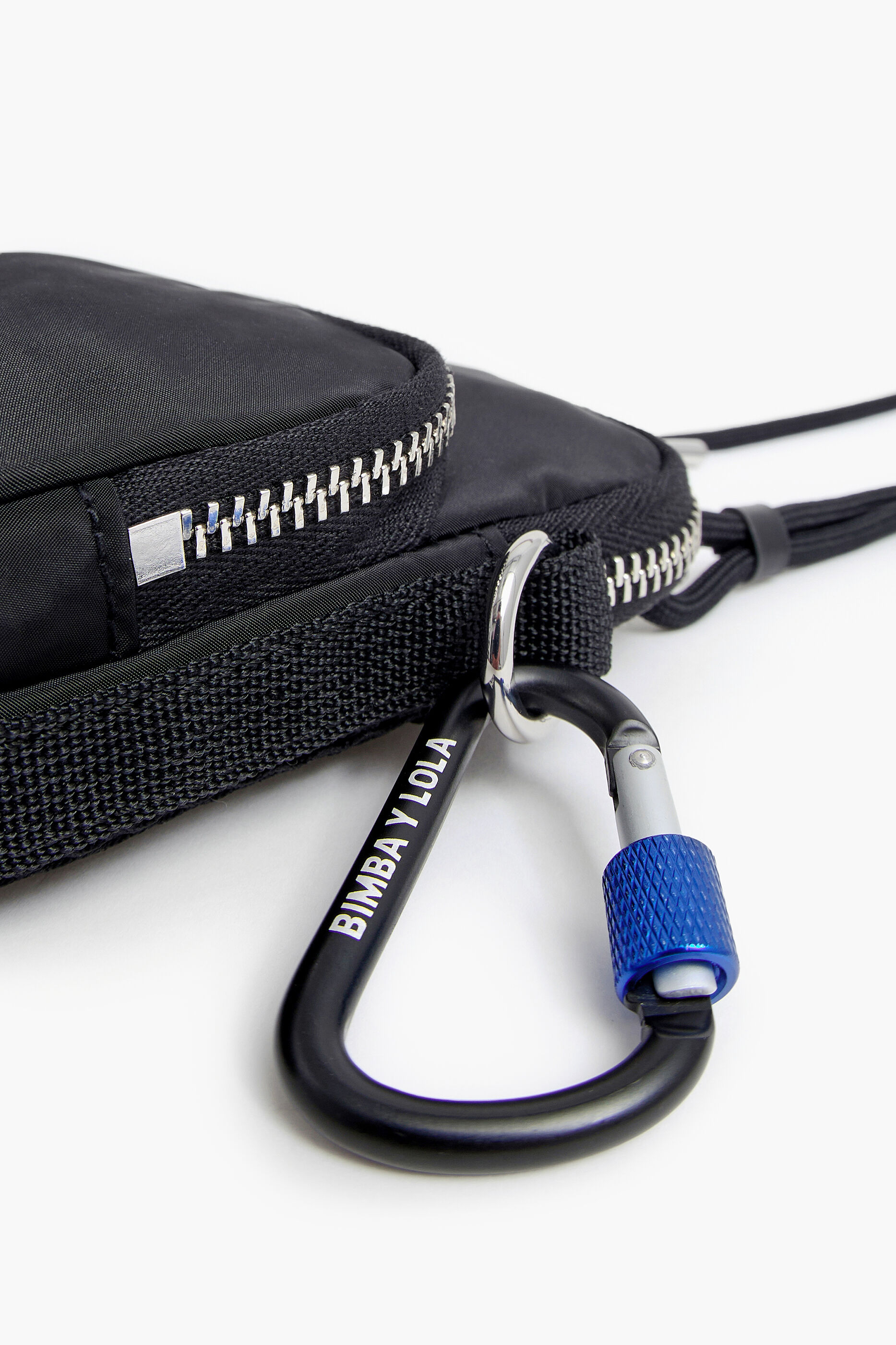 Bolsa pequena de náilon preta