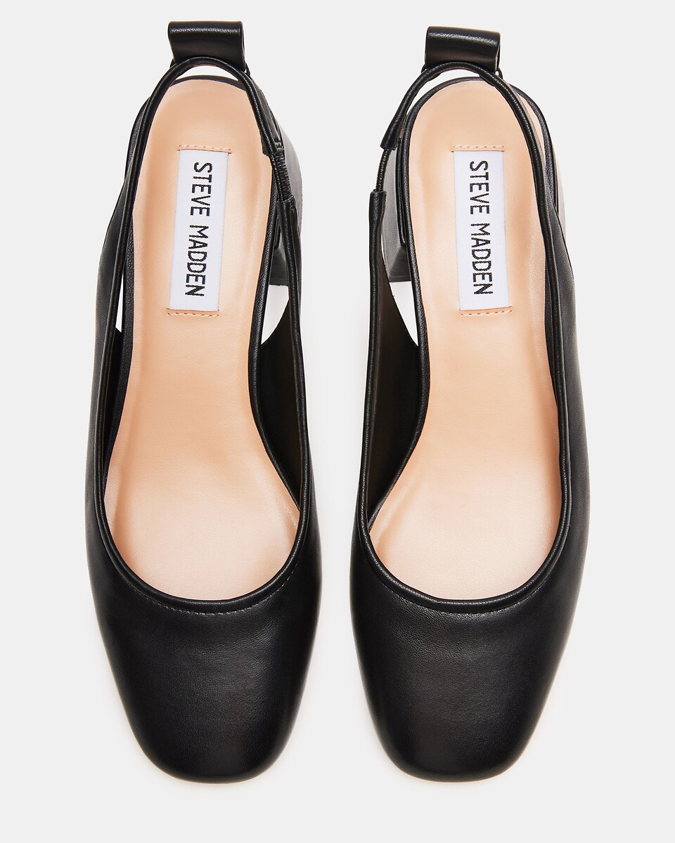 STEVE MADDEN<br>Sapatos de couro com tira no calcanhar; salto largo.