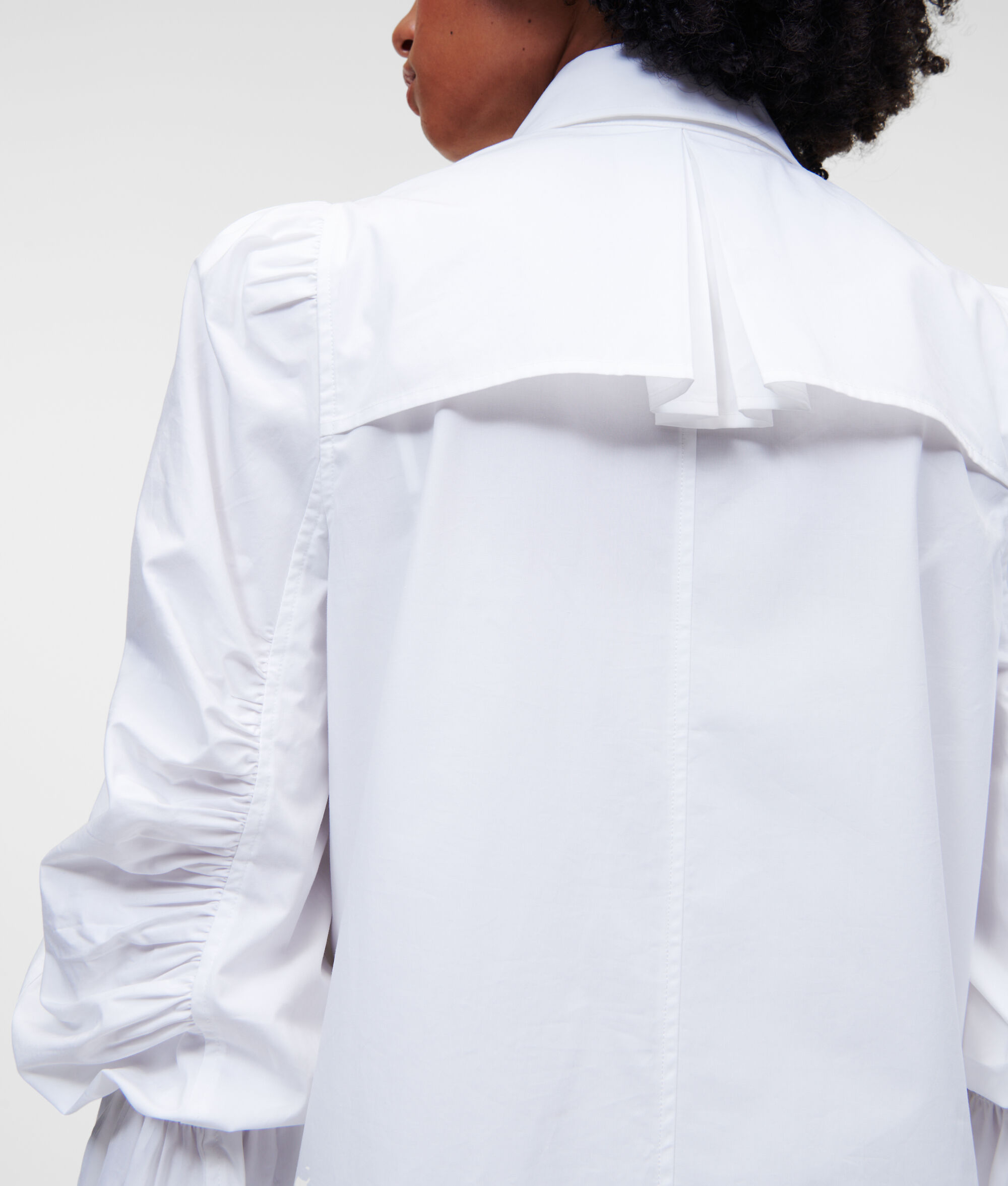 ROBE EN POPELINE À MANCHES BOUFFANTES SÉLECTIONNÉE PAR HUN KIM