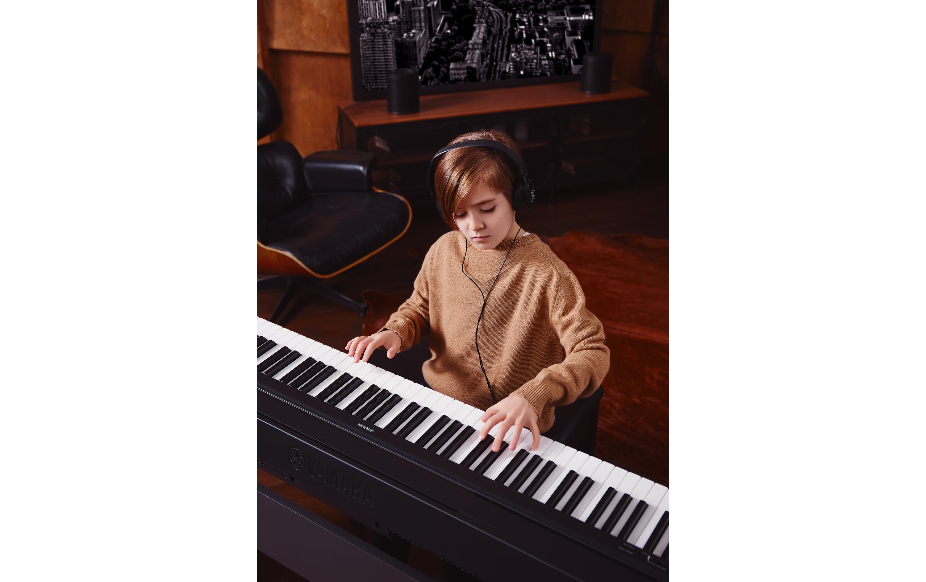 E-Piano P-45B Schwarz<br>Authentisches E-Piano mit natürlichem Spielgefühl