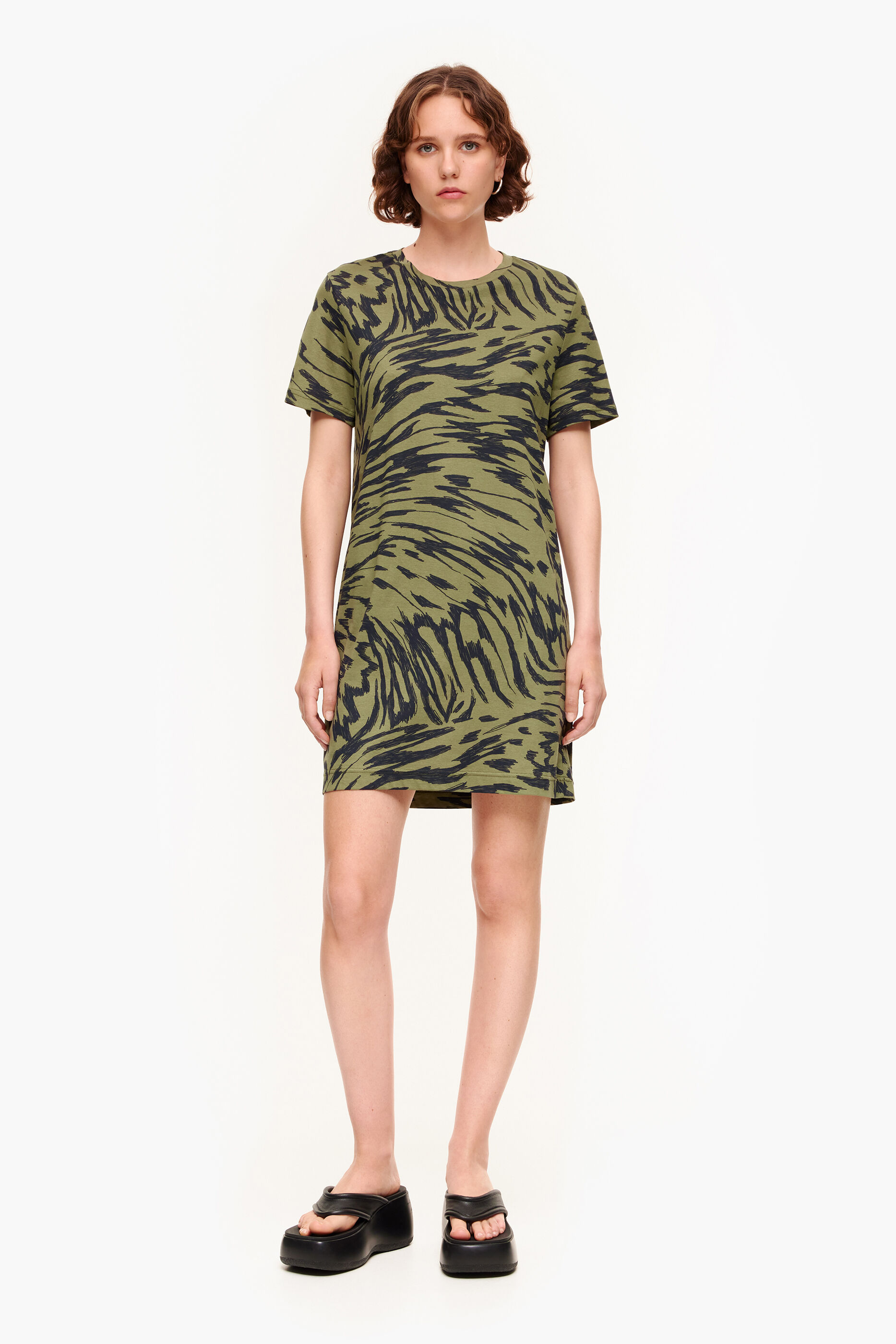 Vestido curto bicolor cáqui com estampa de asa de borboleta