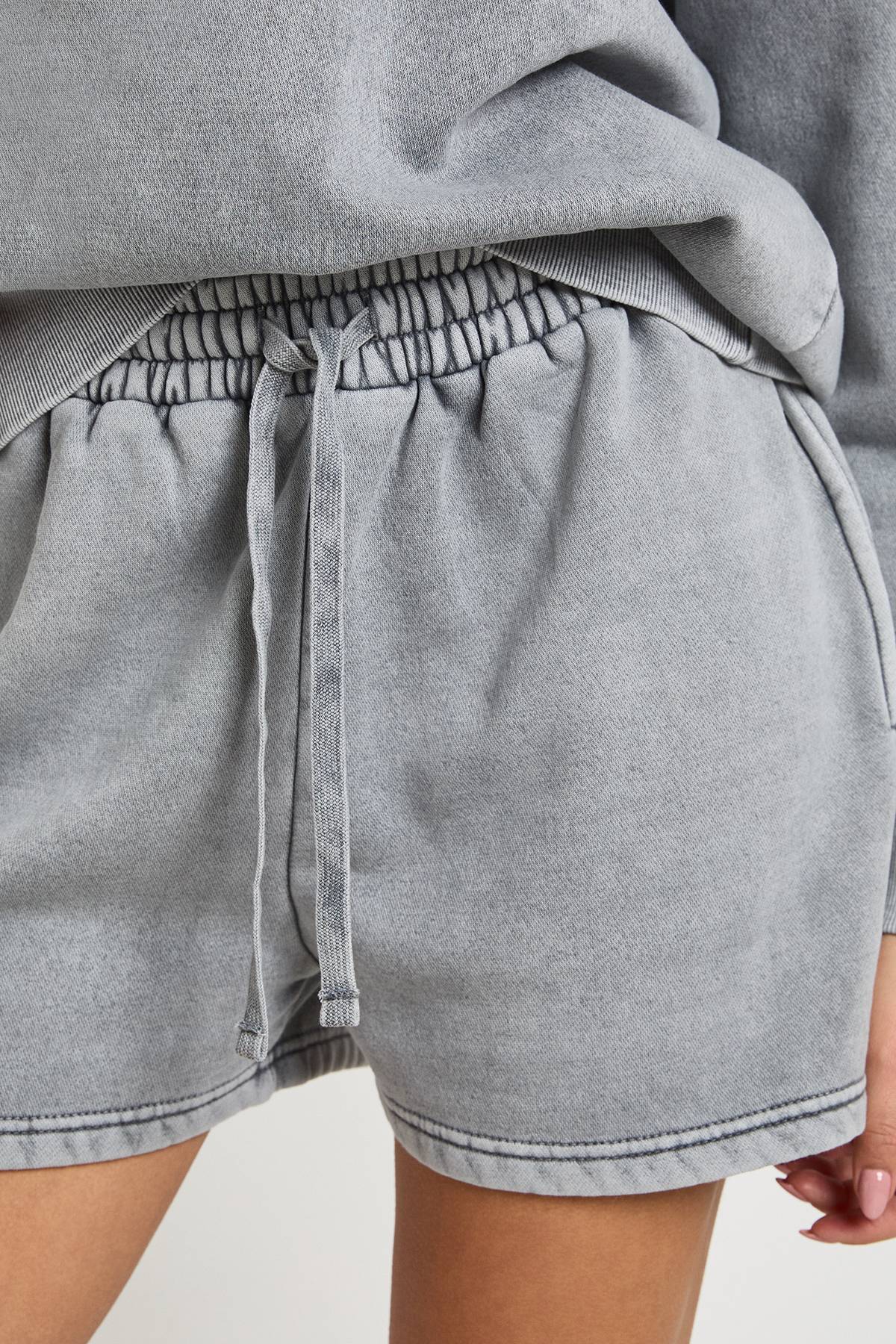 boohoo Ensemble Survêtement Court Sweat Col Rond Effet Délavé