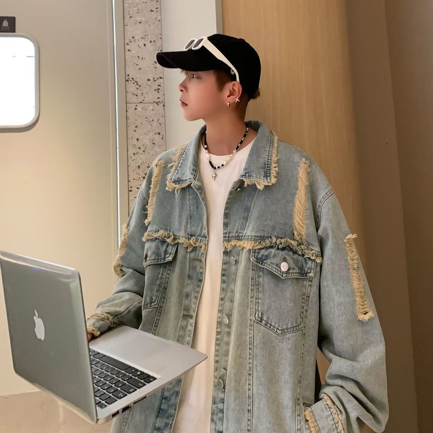Ateso - Denim jasje met versleten zakdetail en één rij knopen