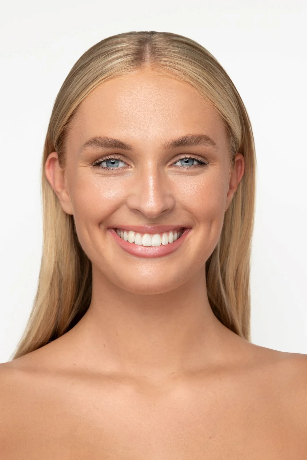 Lavinde Copenhagen Natural Glow Liquid Foundation Cool Beige 209