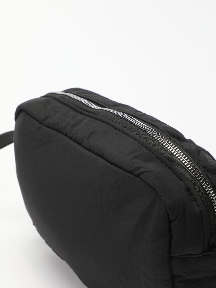 Bolsa de ombro acolchoada com laço - Preta