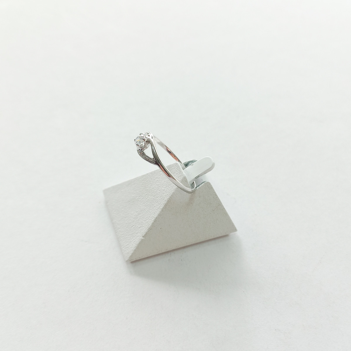 Bague d'occasion or 750 blanc zirconia