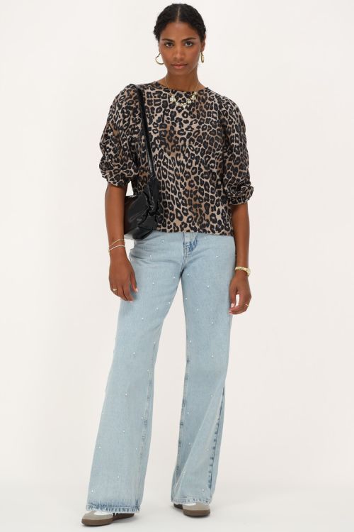 Panterprint top met pofmouwen