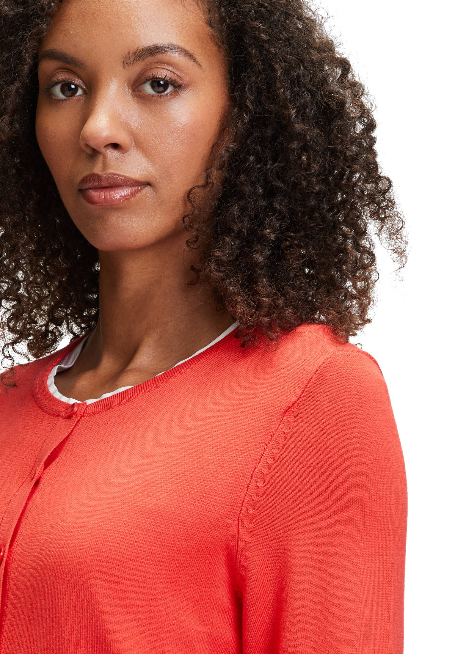 Betty Barclay| Damen Feinstrickjacke mit Knöpfen
