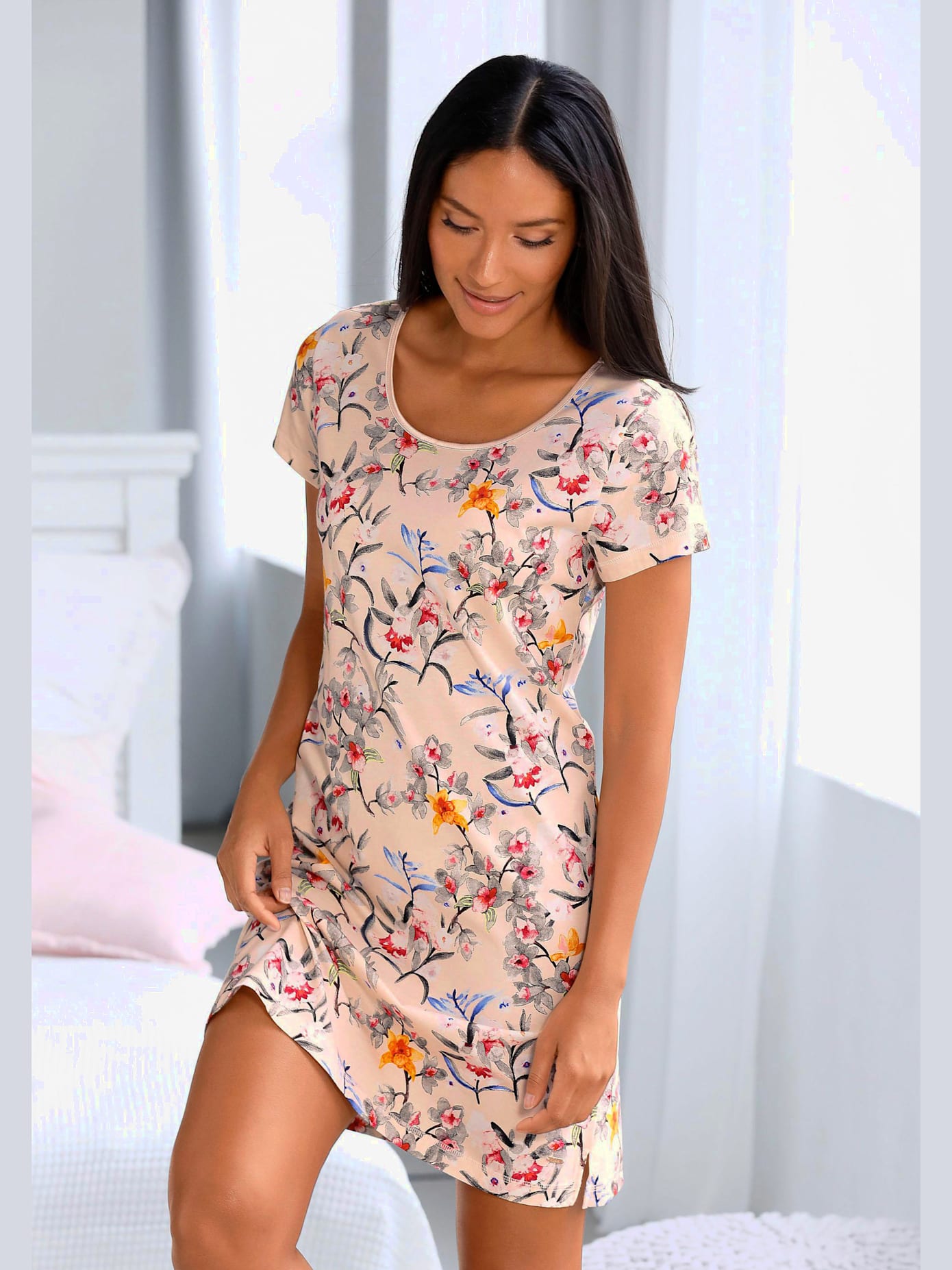 Chemise de nuit au design floral