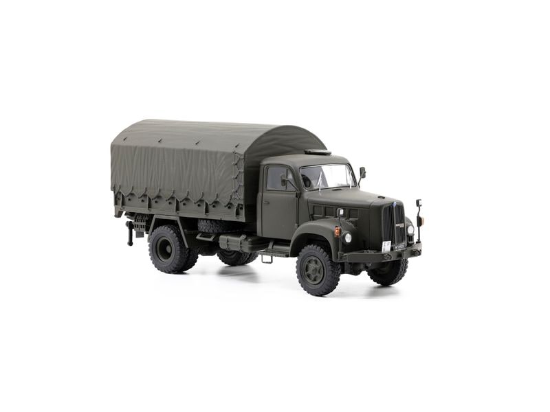 ACE Militärfahrzeug Saurer 2 DM 1:50 Modellbausatz des Schweizer Militärlastwagens