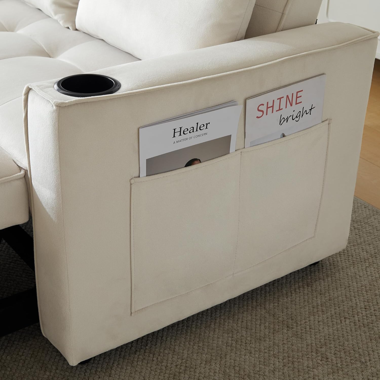 Merax Schlafsofa 2-Sitzer Sofa mit Schlaffunktion, Klappbares 3-in-1 Schlafcouch mit Verstellbarer Rückenlehne, Getränkehalter und Armlehnentaschen, aus Samt, Beige 137 x 76.5 x 83 cm