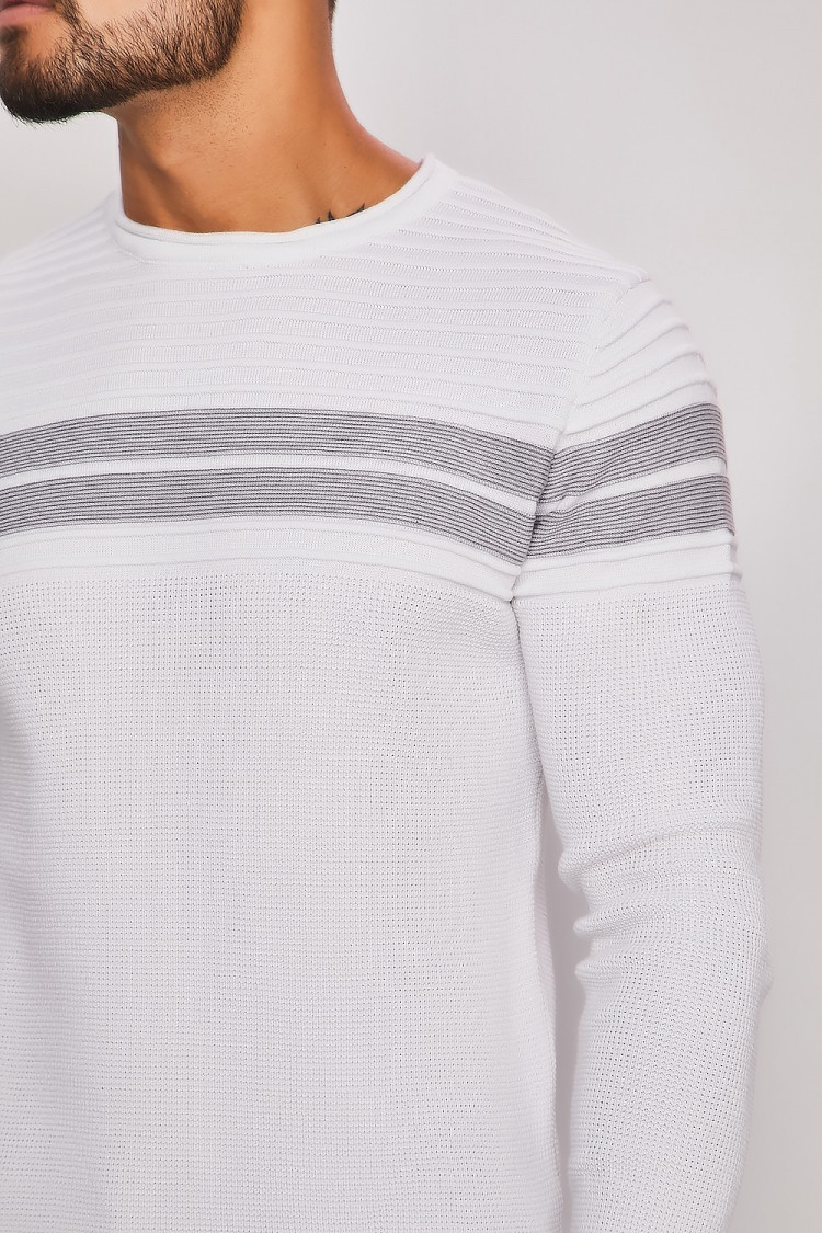 Pull blanc à bandes rayée noire