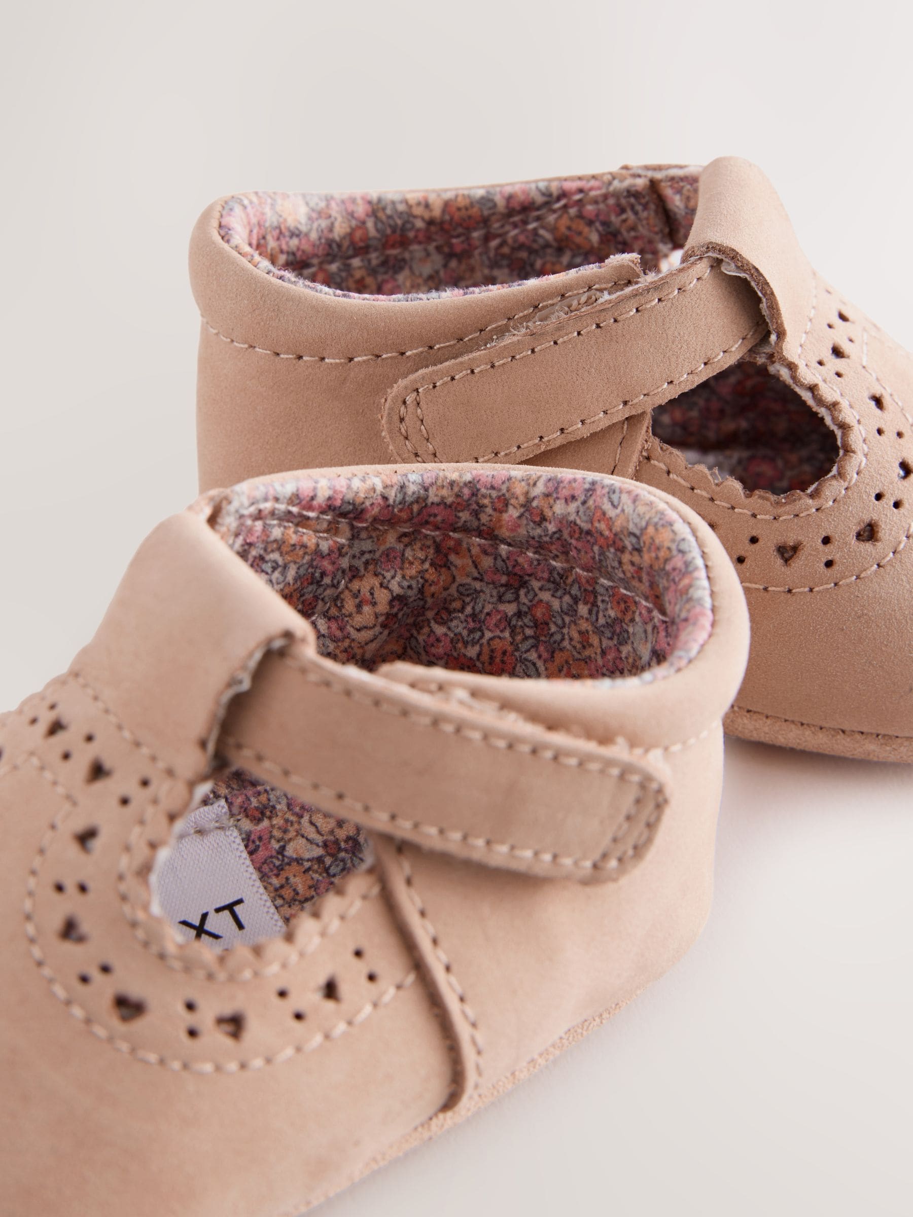Lichtbruin - Leren babyschoen met T-bandje (0 - 24 mnd)